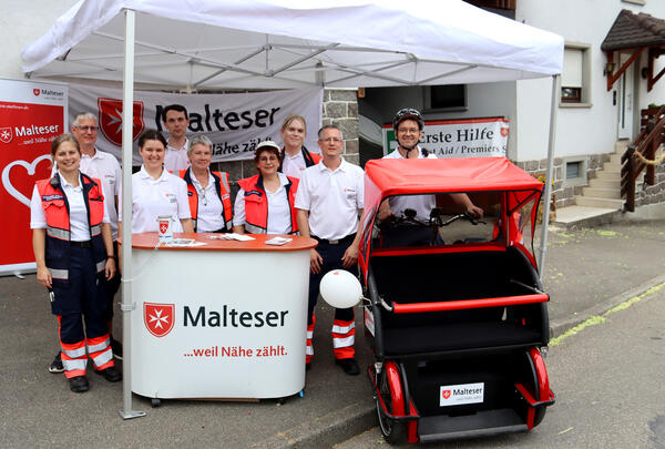 Malteser mit neuer Rikscha